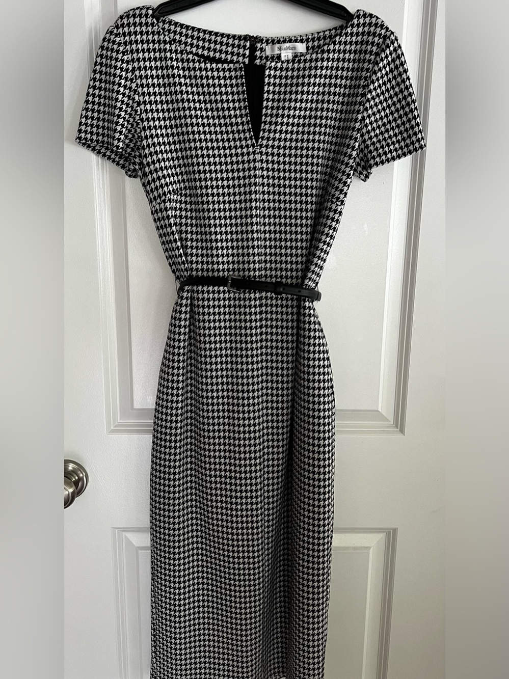 Max Mara Black and White Houndstooth Short-Sleeve Midi Dress, Size 6